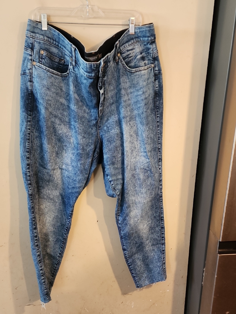 torrid Women's Light Blue Acid Wash Skinny Jeans